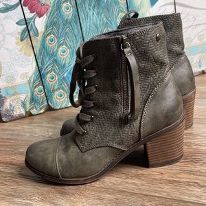 ROXY Calico Block Heel Lace Up Combat Boots size 8.5EUC